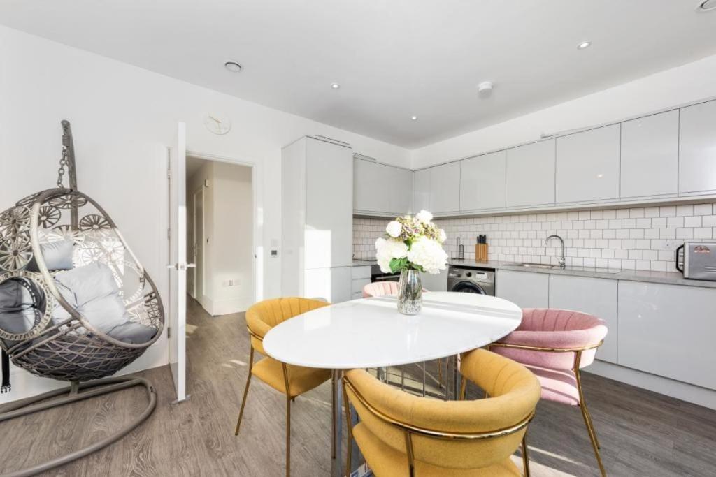 Amazing New Built Townhouse With Garden In London Villa Hendon Eksteriør bilde