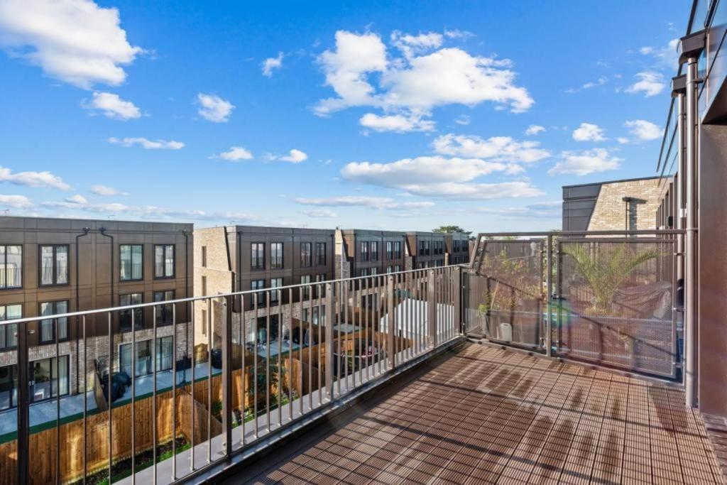 Amazing New Built Townhouse With Garden In London Villa Hendon Eksteriør bilde