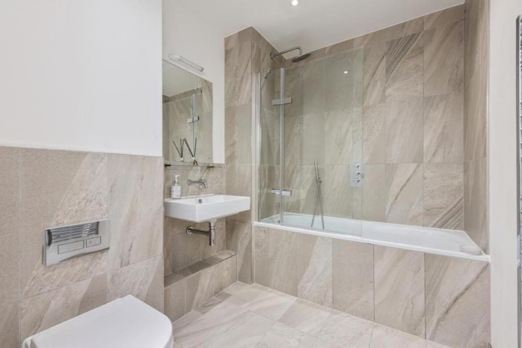 Amazing New Built Townhouse With Garden In London Villa Hendon Eksteriør bilde