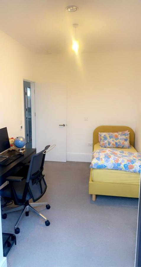 Amazing New Built Townhouse With Garden In London Villa Hendon Eksteriør bilde